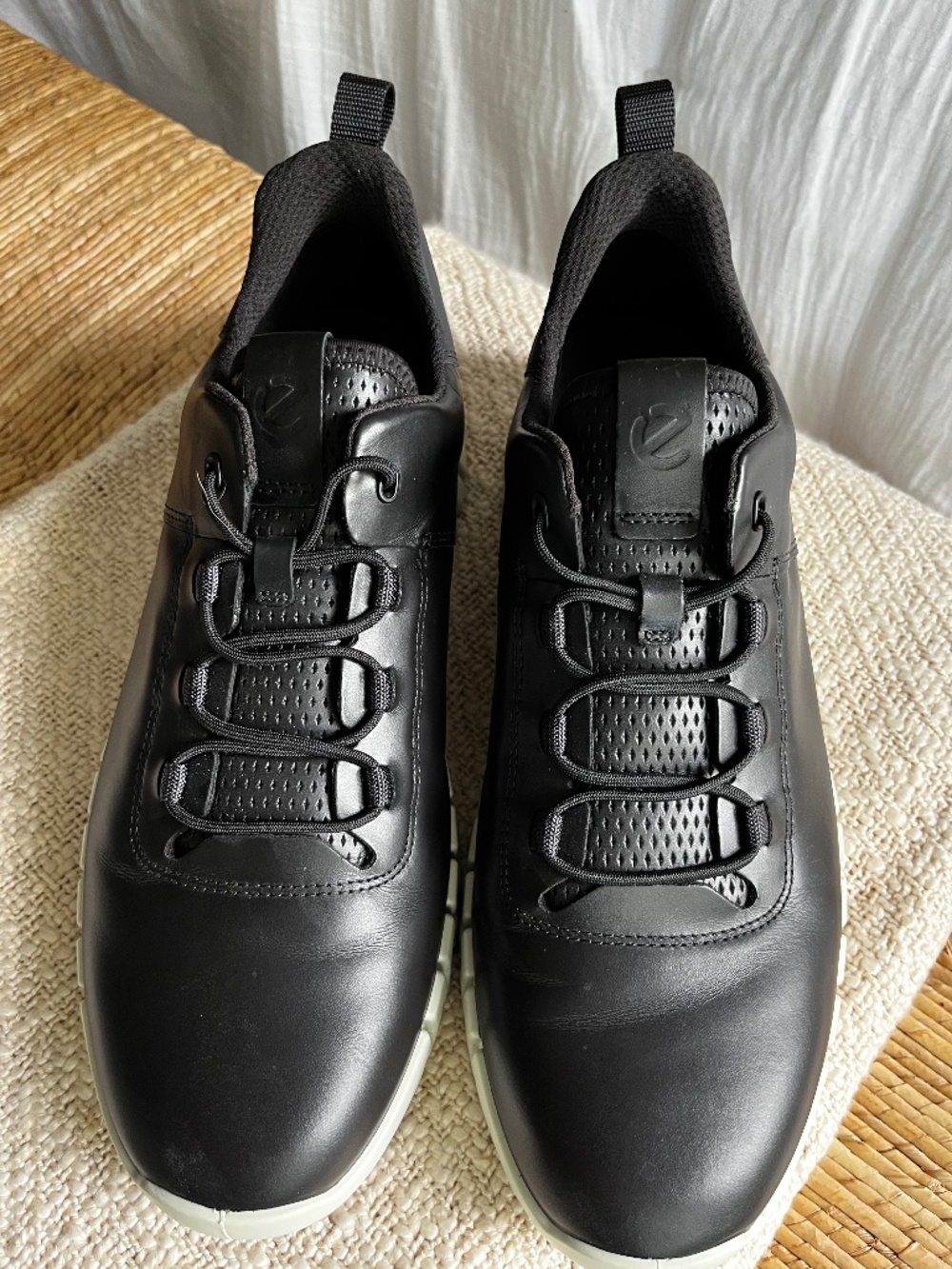 Black Ecco men’s